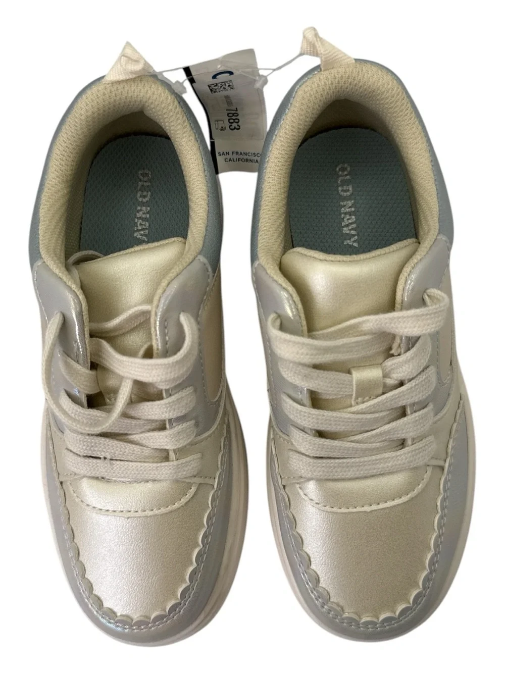 Old Navy Girls Shiny Low-Top Sneakers Metallic Sparkle Shoes Trendy Casual Sz 1